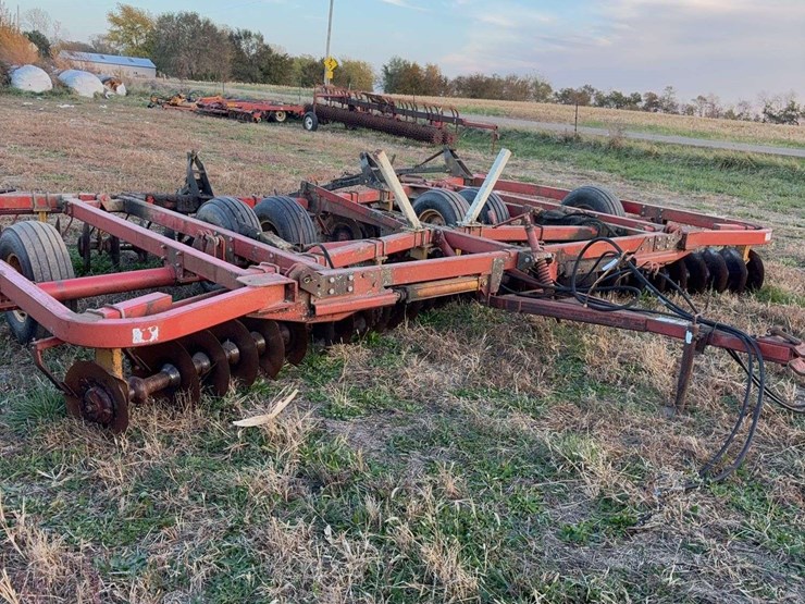 kewanee-21ft-disk,-tandem-axle-on-frame,-7-1/2''-spacing.-image-2