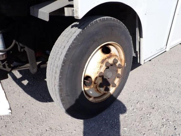 2012-freightliner-mt55-image-37