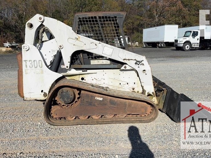 2008-bobcat-t300-image-4