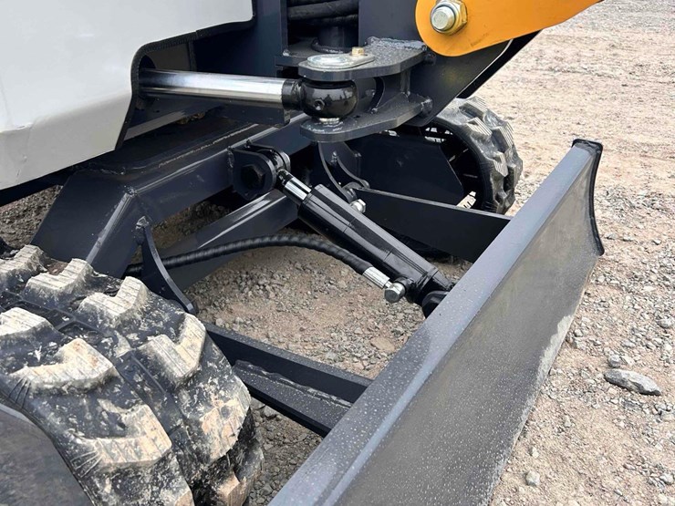 unused-sdle20-mini-excavator-image-9