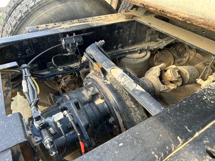 #33712-•-2011-mack-cxu-t/a-sleeper-truck-tractor-1m1aw09y5bm013138-image-24