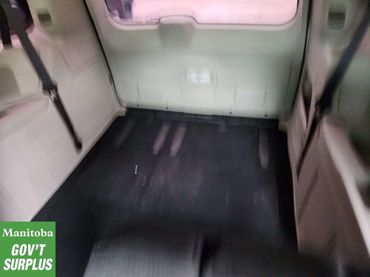 2015-dodge-grand-caravan-image-14