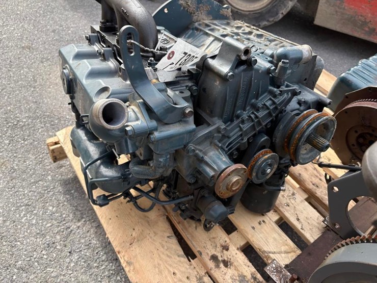 kubota-d1703-image-5