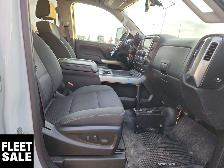 2015-chevrolet-silverado-2500hd-image-18