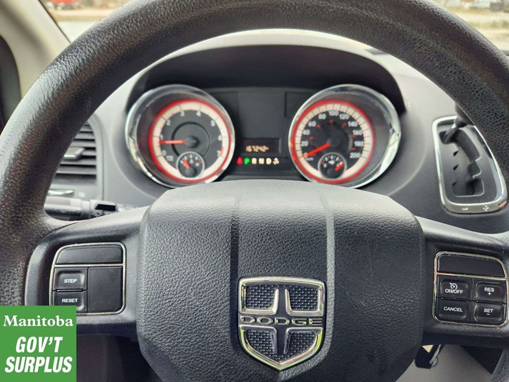 2013-dodge-grand-caravan-se-image-21