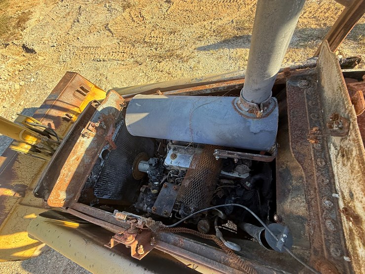 caterpillar-420d-image-101