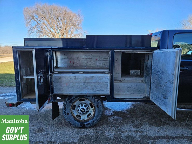 2012-chevrolet-silverado-2500hd-image-12