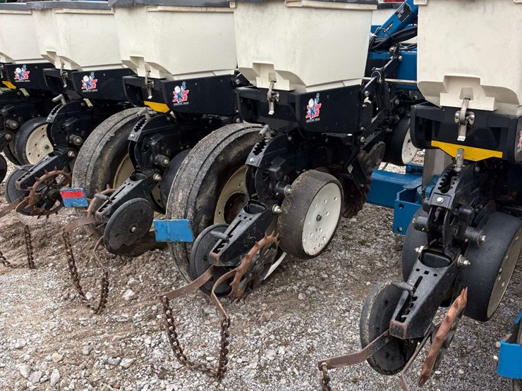 2005-kinze-3500-image-13