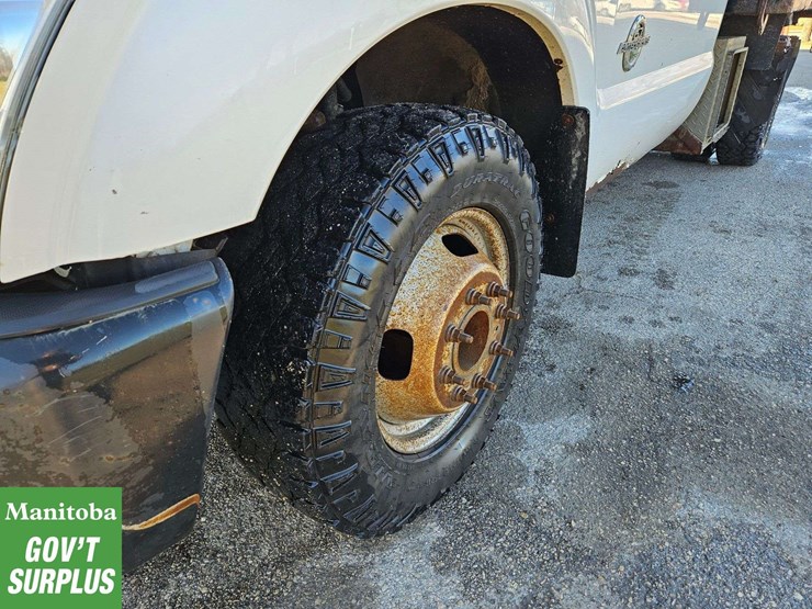 2011-ford-f350-image-13