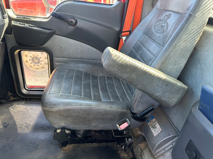 #33708-•-2014-mack-cxu-t/a-daycab-truck-tractor-1m1aw02y3em038036-image-73