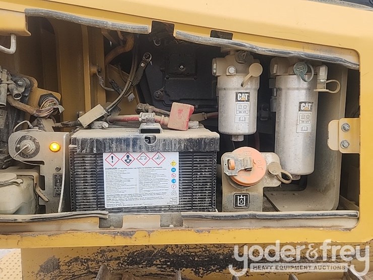 2019-caterpillar-d6k2-lgp-image-10