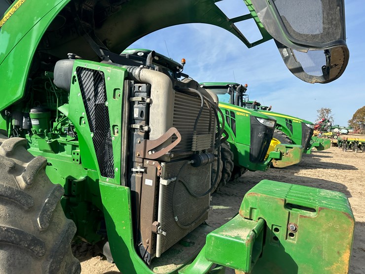 2010-john-deere-8295r-image-49