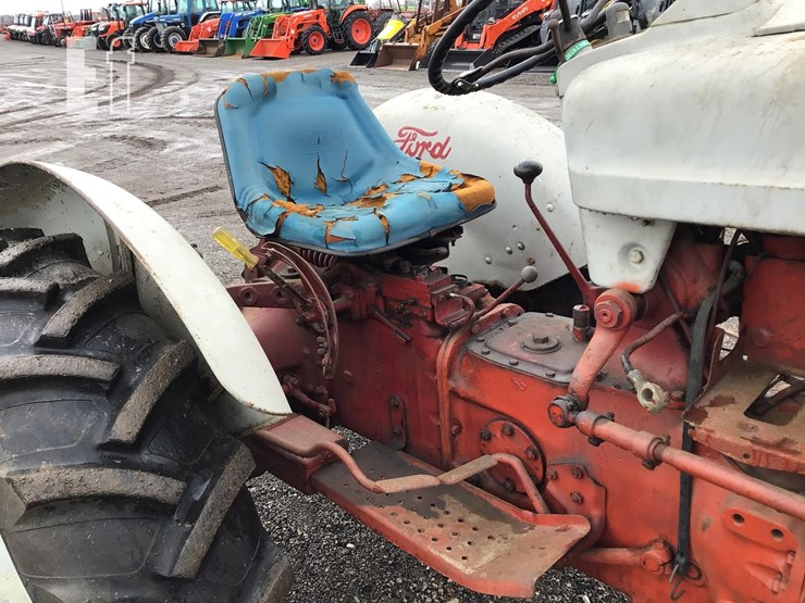 1956-ford-960-image-9