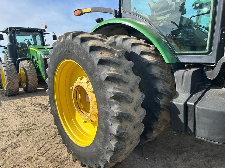 2010-john-deere-8295r-image-10