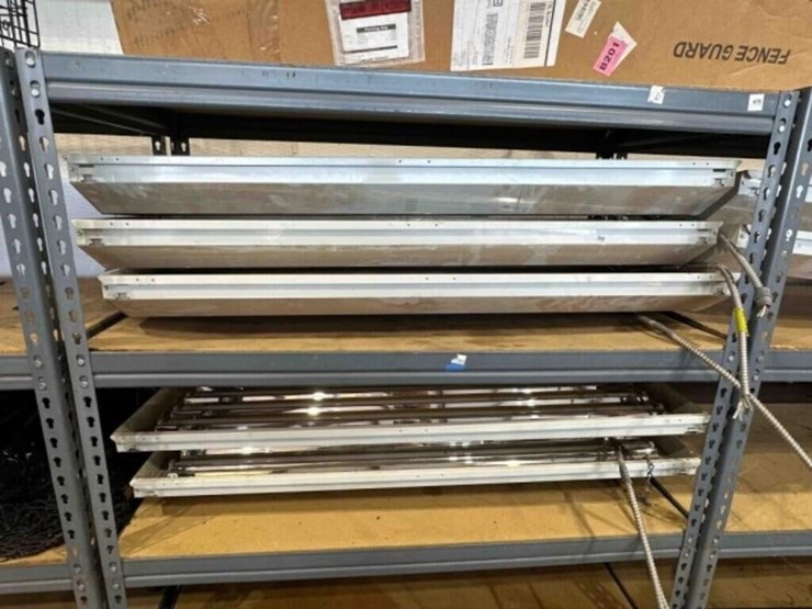 7--48”x20”-fluorescent-light-fixtures-image-2