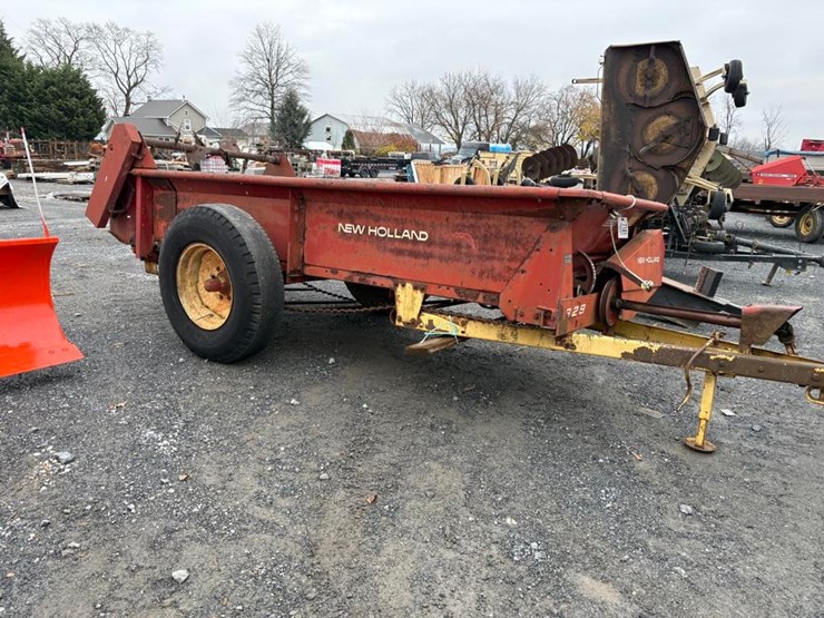 new-holland-329-image-2