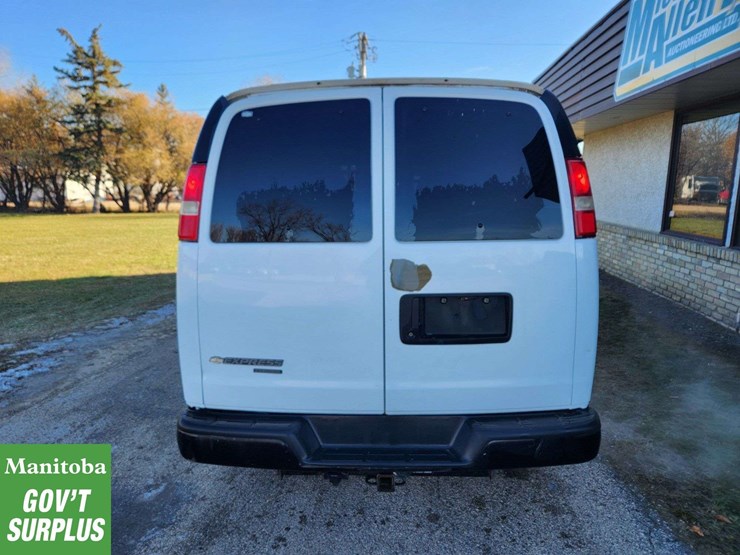 2012-chevrolet-express-2500-image-6