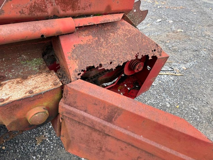 new-holland-329-image-7