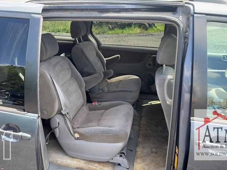 2006-toyota-sienna-image-11