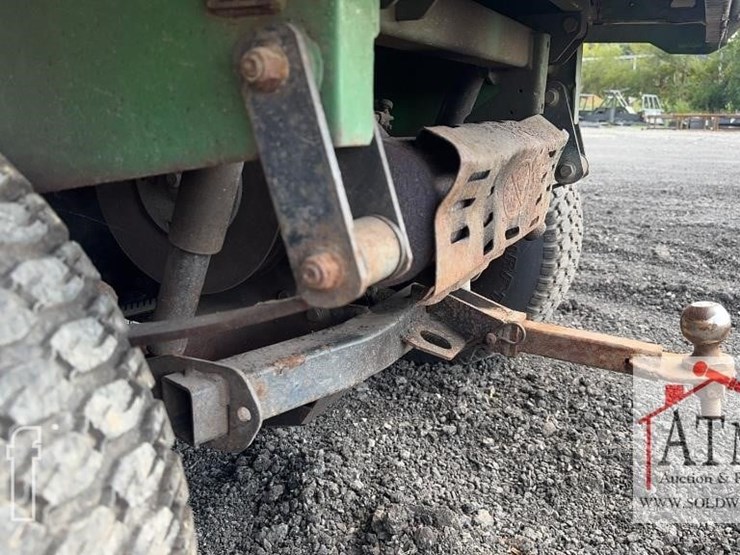 john-deere-gator-image-11