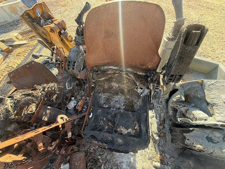 caterpillar-420d-image-97