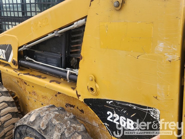 caterpillar-226b-image-21