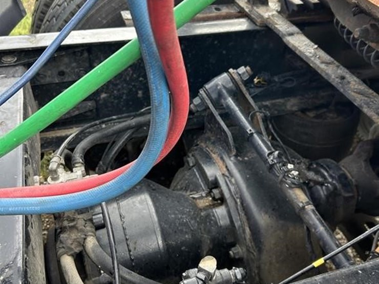 volvo-vnl42t670-image-33