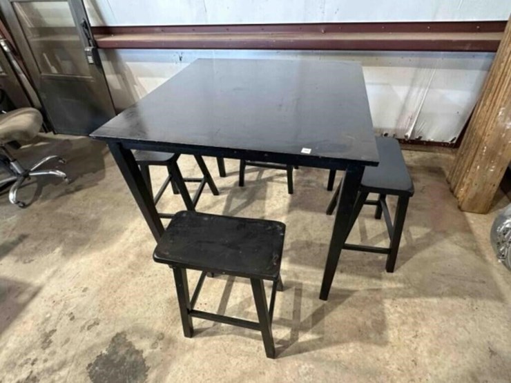 39”-wood-table-&-4-stools-image-1