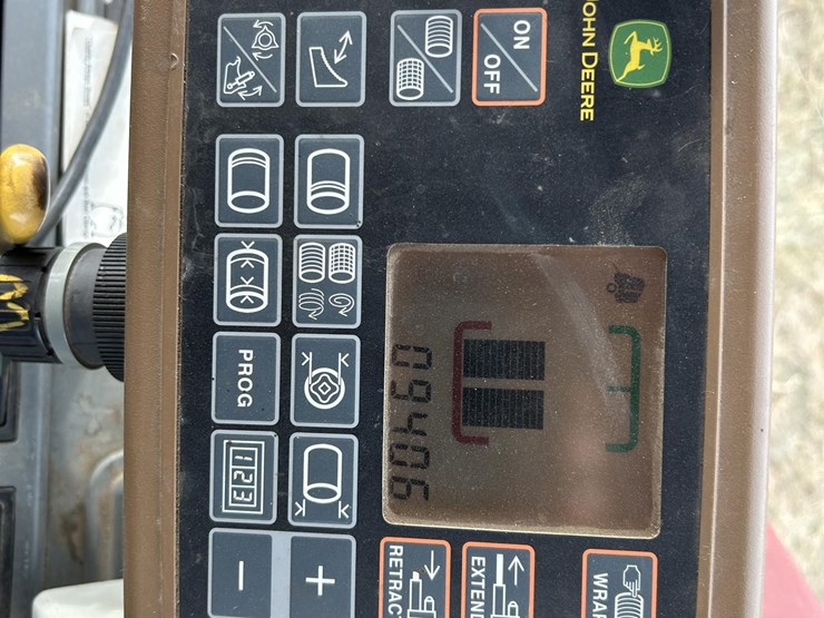 2018-john-deere-560m-image-6