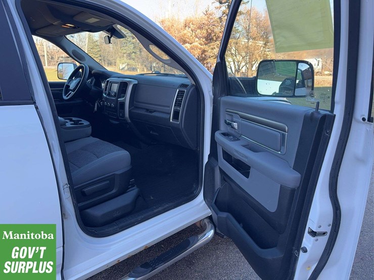 2017-dodge-1500-image-26