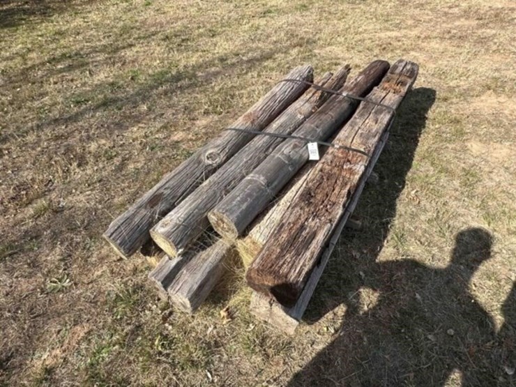 9--wood-line-posts/railroad-ties--6’-8’-long-image-2