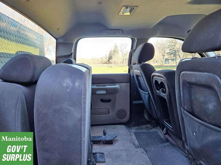 2012-chevrolet-silverado-2500hd-image-36