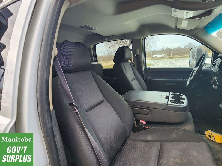 2013-chevrolet-silverado-3500hd-image-31