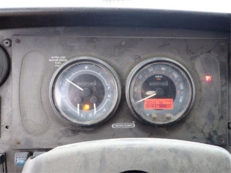 2008-freightliner-mt55-image-17