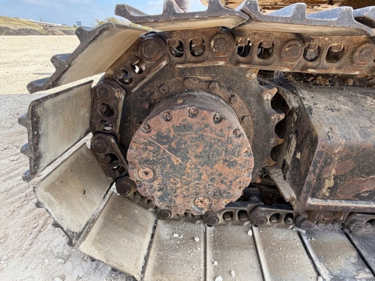 2017-caterpillar-315f-lcr-image-11