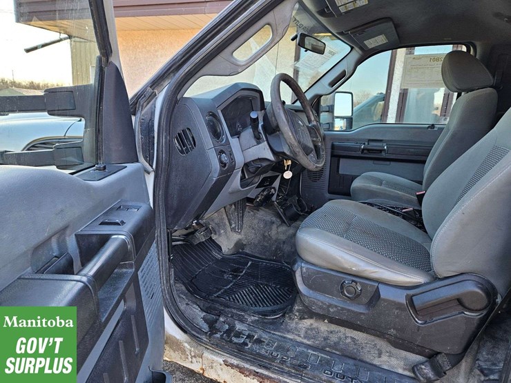 2011-ford-f350-image-27