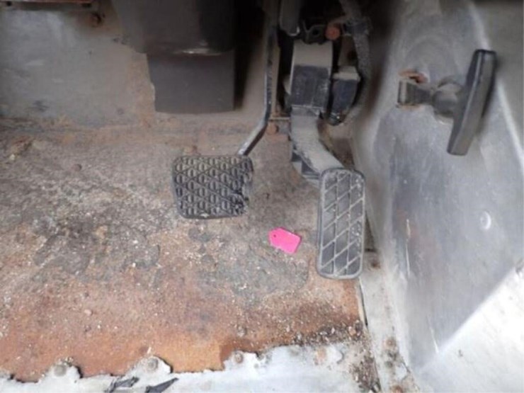 2015-freightliner-mt55-image-23