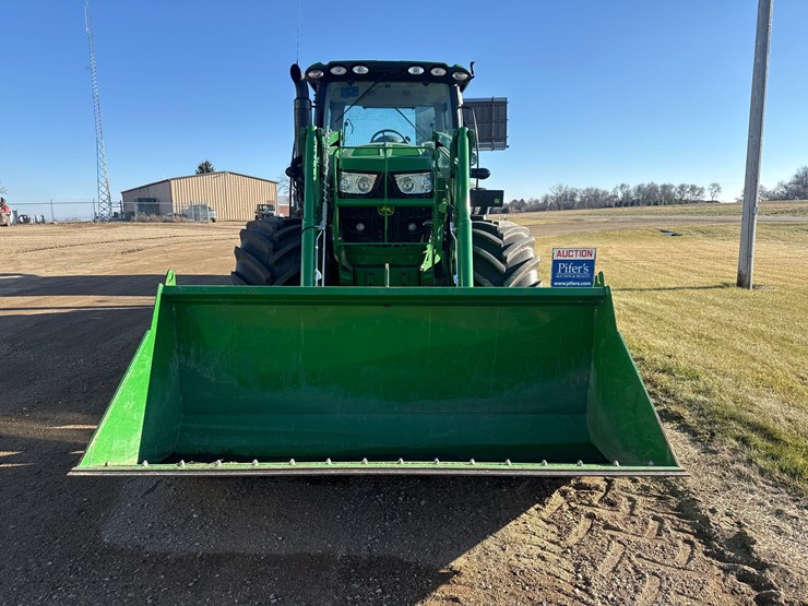 2013-john-deere-6150r-image-45