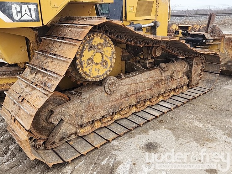 2016-caterpillar-d6n-image-8