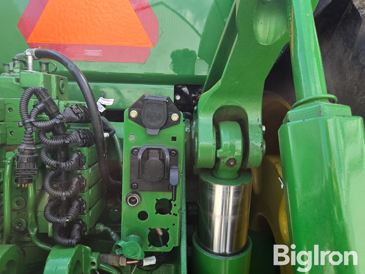 2011-john-deere-8360r-image-19