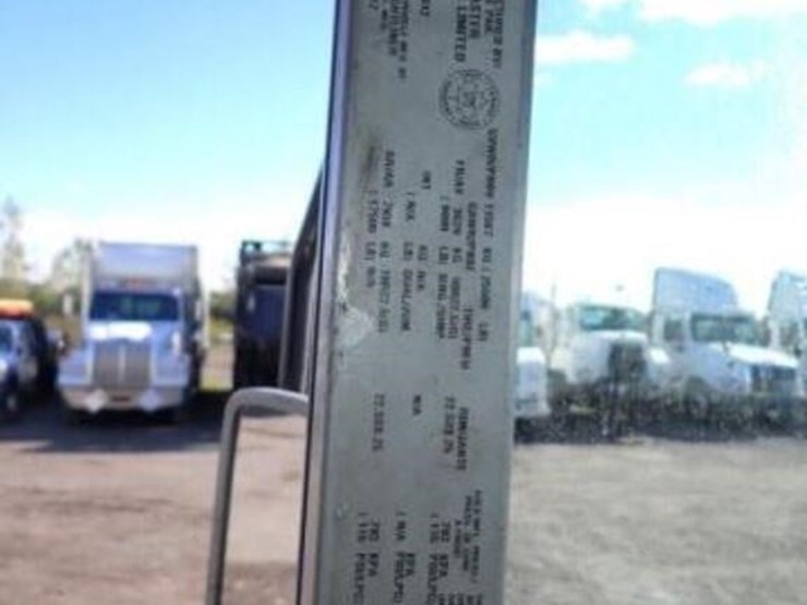 2012-freightliner-mt55-image-10