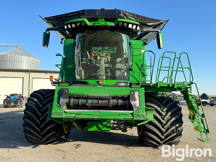 2022-john-deere-x9-1000-image-2