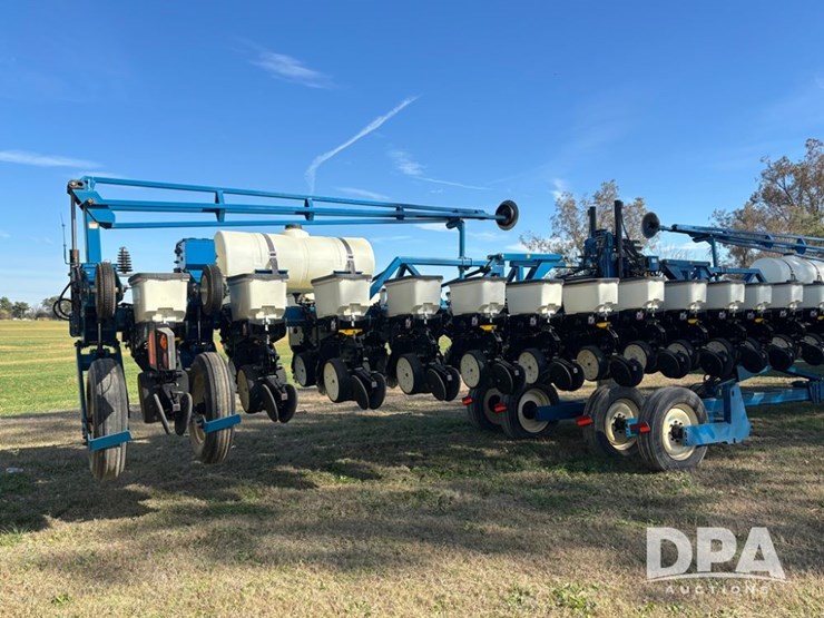 2022-kinze-3600-image-4
