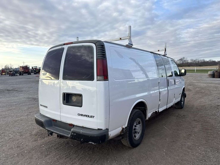 2001-chevrolet-express-g2500-image-5