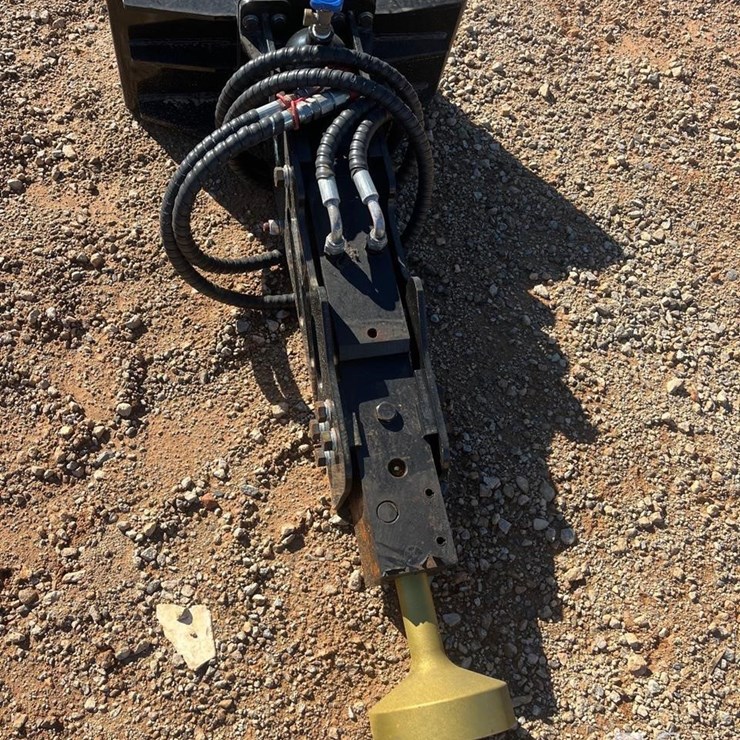 FUTURE MINI SKID STEER HYDRAULIC PILE HAMMER