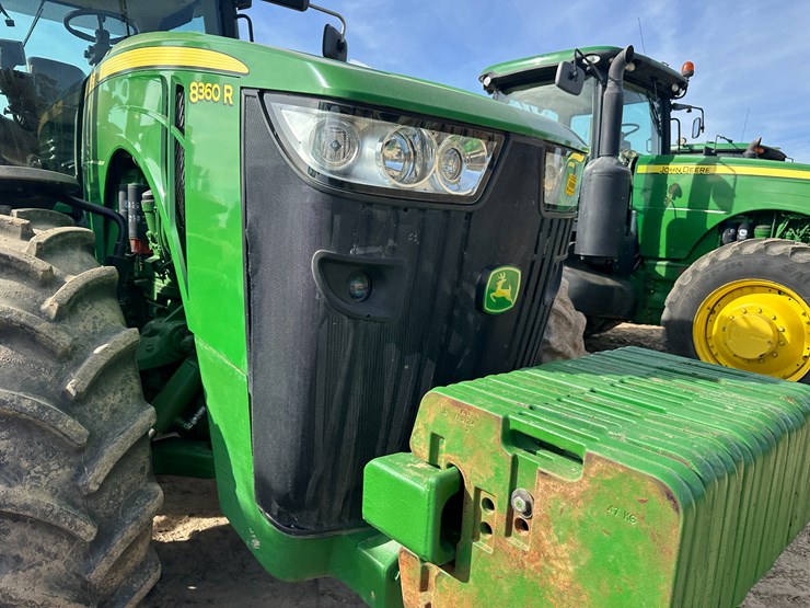 2012-john-deere-8360r-image-36