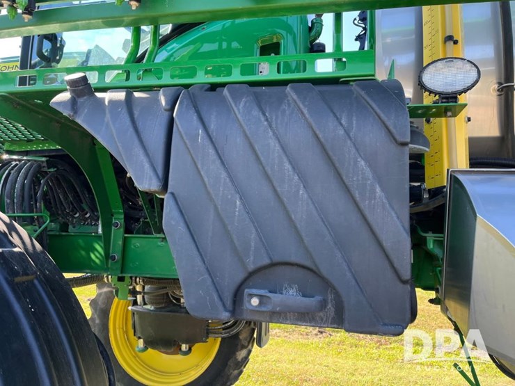 2021-john-deere-r4044-image-58