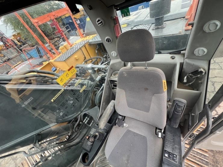 2017-volvo-ec220el-image-62