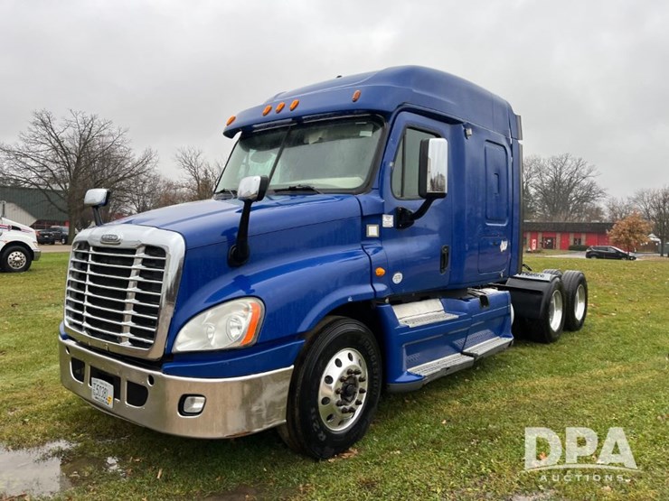 2013-freightliner-truck-(jn3436,-unit-4076)-image-1