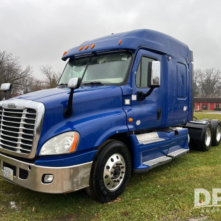 2013 Freightliner Truck (JN3436, Unit 4076)